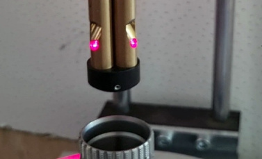 Трёхсенсорная система измерения диаметра малых отверстий